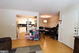 74 Cheverny Ct, Hamilton Township, NJ 08619 - Photo 5