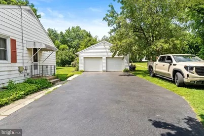 836 Old York Road, Hightstown, NJ 08520 - Photo 3