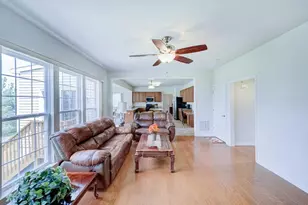 29 Endeavor Blvd, East Windsor Township, NJ 08520 - Photo 9