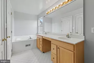 25 Sandstone Rd, East Windsor Township, NJ 08520 - Photo 47