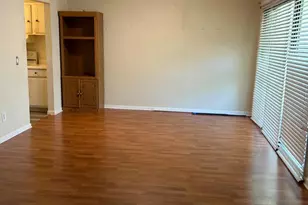 8 Avon Dr, Hightstown, NJ 08520 - Photo 3