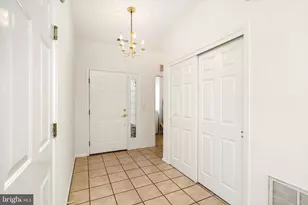 1 Goldfinch Dr, Hamilton Township, NJ 08690 - Photo 5
