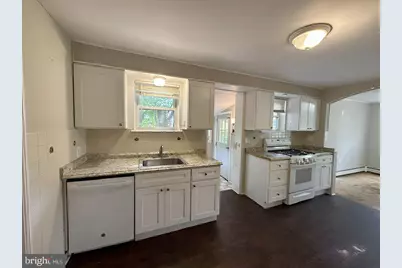 268 Sloan Avenue, Hamilton Township, NJ 08619 - Photo 11