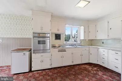 128 Center Street, Hightstown, NJ 08520 - Photo 13