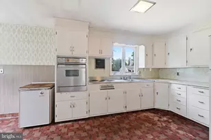 128 Center St, Hightstown, NJ 08520 - Photo 13