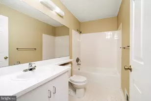21 Chamberlin Ct, Lawrence Township, NJ 08648 - Photo 9