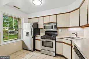 70 Mill Run W, Hightstown, NJ 08520 - Photo 15