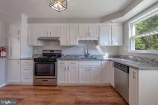 360 Hollowbrook, Ewing Township, NJ 08638 - Photo 7