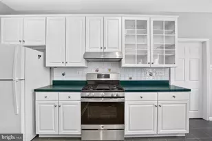 42 Stonehedge Dr, Hightstown, NJ 08520 - Photo 9