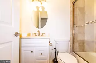 17 Heritage Ct, Trenton, NJ 08628 - Photo 31