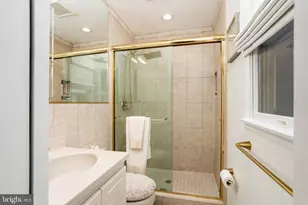 64 Wolfpack Rd, Hamilton Township, NJ 08619 - Photo 15