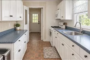 9 Plaza Ct, Ewing Township, NJ 08628 - Photo 9