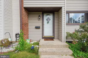 46 Bennington Dr, Hightstown, NJ 08520 - Photo 3