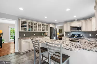 285 Meadowbrook Road, Robbinsville Township, NJ 08691 - Photo 5