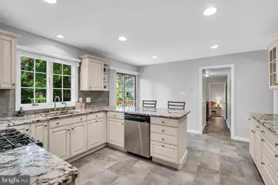 285 Meadowbrook Road, Robbinsville Township, NJ 08691 - Photo 11