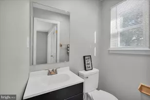 915 Silver Ct, Hamilton Township, NJ 08690 - Photo 5