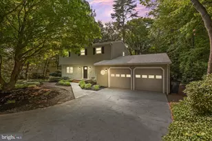 9 Pin Oak, Lawrence Township, NJ 08648 - Photo 1