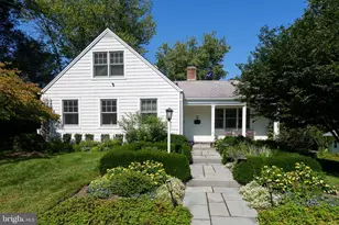 19 Maple Ln, Pennington, NJ 08534 - Photo 1