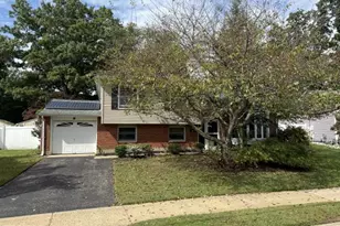 62 Lakeview Ct, Hamilton Township, NJ 08620 - Photo 1