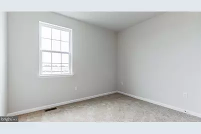 101 Cresci Blvd, Hazlet Township, NJ 07730 - Photo 5