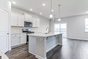 101 Cresci Blvd, Hazlet Township, NJ 07730 - Photo 9