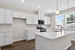 32 Georgetown Dr, Freehold, NJ 07728 - Photo 3