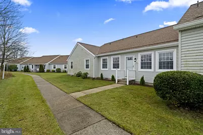 84 Parkway Drive #B, Freehold, NJ 07728 - Photo 3