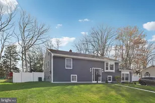118 Darien Rd, Howell Township, NJ 07731 - Photo 5