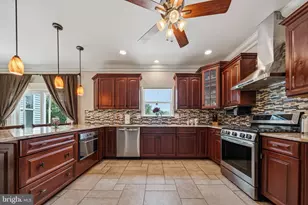 901 Oakley Dr, Freehold, NJ 07728 - Photo 7