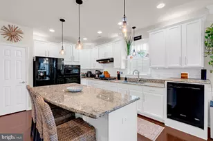 31 W Da Vinci Wy, Farmingdale, NJ 07727 - Photo 21