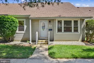 6 Plz de Las Flores, Freehold, NJ 07728 - Photo 3