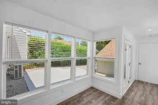6 Plz de Las Flores, Freehold, NJ 07728 - Photo 27