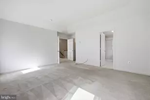 25 Brittany Ct, Middletown, NJ 07748 - Photo 29