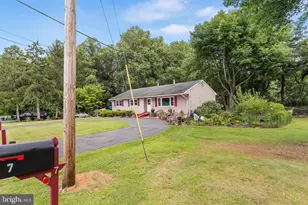 7 Chambers Rd, Millstone Township, NJ 08510 - Photo 3