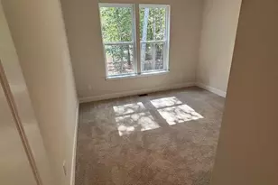 102 Goergetown Dr, Freehold, NJ 07728 - Photo 9