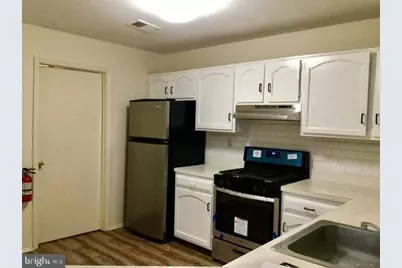 401 Yorkshire Place, Morganville, NJ 07751 - Photo 5