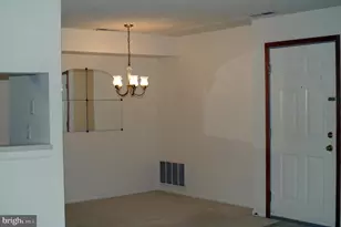 422 E Ravens Crest Dr, Plainsboro Township, NJ 08536 - Photo 5