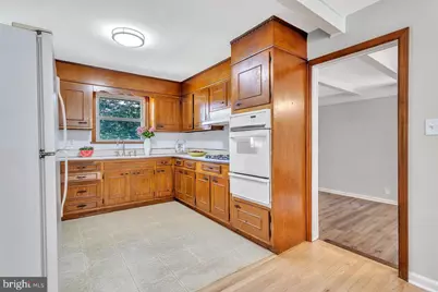 174 Hardenburg Lane, Milltown, NJ 08850 - Photo 11