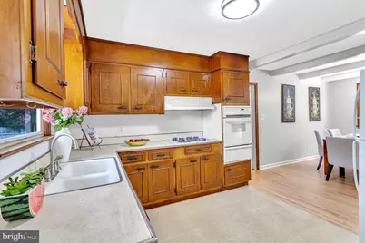 174 Hardenburg Lane, Milltown, NJ 08850 - Photo 9