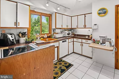 260 Friendship Road, Cranbury Township, NJ 08512 - Photo 9