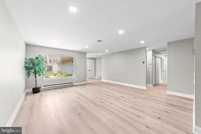 442 Dahlia Plaza, Monroe Township, NJ 08831 - Photo 5