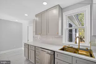 43 Linden Ln, Plainsboro Township, NJ 08536 - Photo 3