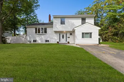 5 Waverly Drive E, Edison, NJ 08817 - Photo 1