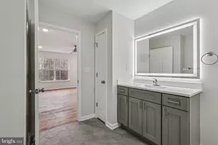 129 Forest Dr, Piscataway Township, NJ 08854 - Photo 23