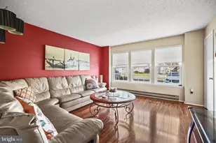 631 Madison Dr, Monroe Township, NJ 08831 - Photo 3