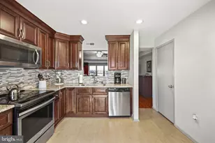 631 Madison Dr, Monroe Township, NJ 08831 - Photo 9