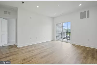 27201 Radford Ct, Monroe Township, NJ 08831 - Photo 5