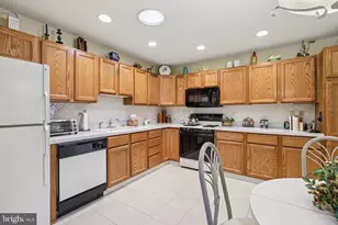 304 Waxwing Dr, Monroe Township, NJ 08831 - Photo 17