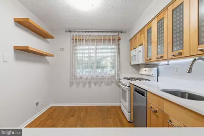 60 Hampshire Drive, Plainsboro Township, NJ 08536 - Photo 7