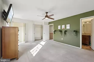 339 Constitution Cir, North Brunswick Township, NJ 08902 - Photo 19